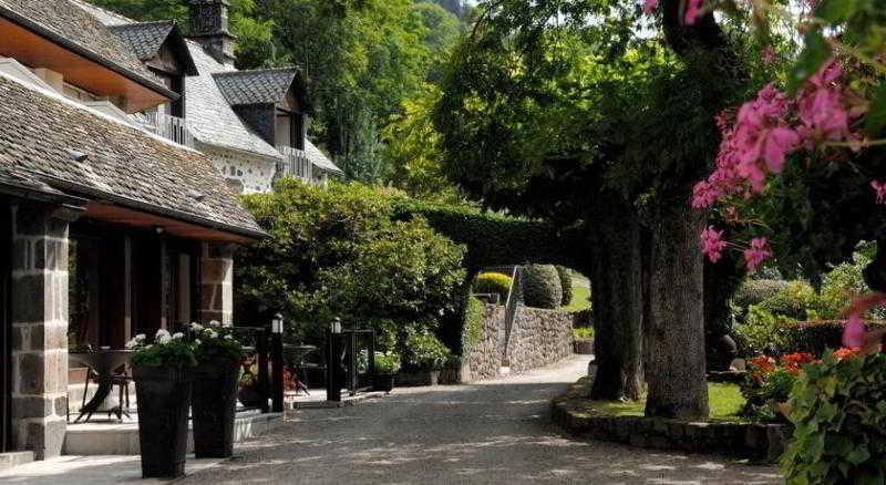 Hostellerie De La Maronne Saint-Martin-Valmeroux Buitenkant foto